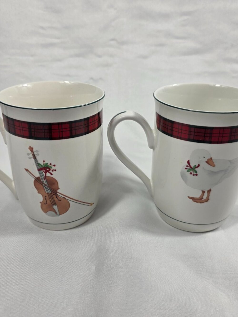 Sasaki Tartan Red Plaid Toy Accent Mugs Goose & Violin Charles Roberts